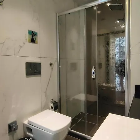 26 Cleopatra Legacy Apartman *