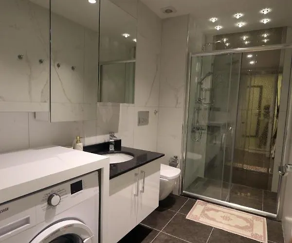 26 Cleopatra Legacy אלאניה