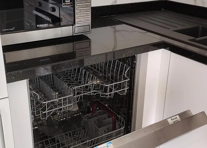 26 Cleopatra Legacy * אלאניה