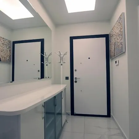 Apartment 26 Cleopatra Legacy No 8