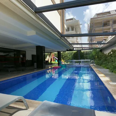 26 Cleopatra Legacy No 8 *